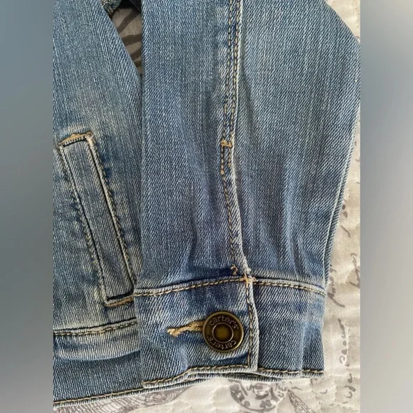 Carter's  Blue Jean Denim Jacket Medium Wash 4T - Picture 4 of 5